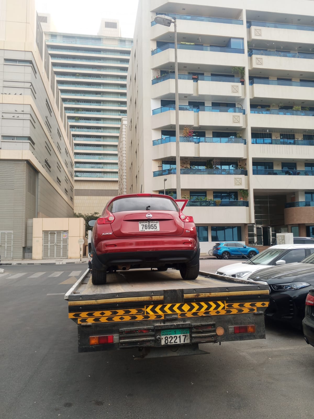 Professional tow truck UAE highway night